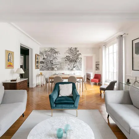 The Refined Parisian Apartman *