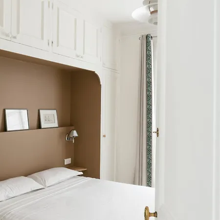 The Refined Parisian Apartmán